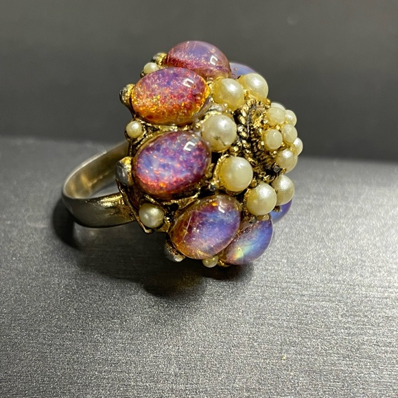 Vintage Opal Glass High Dome Adjustable Ring Size 7 Imitation Pearl Like A Cake - Picture 3 of 12